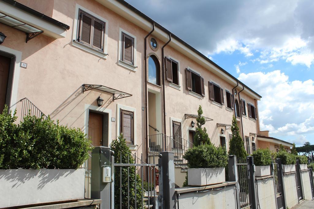 Il Casaletto Dei Ludi Aparthotel Aranova Bagian luar foto
