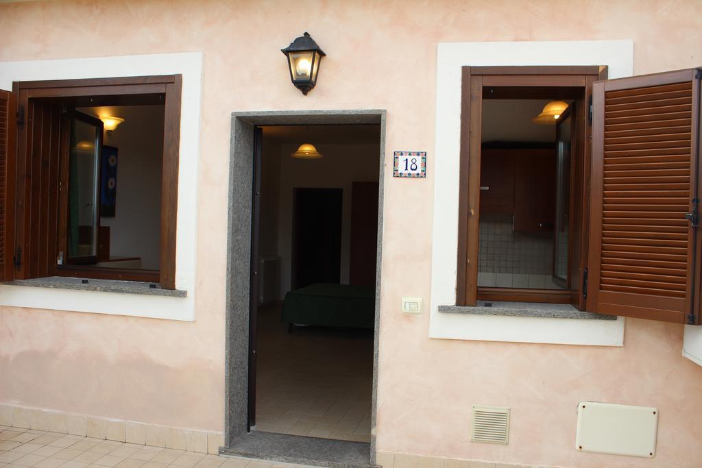 Il Casaletto Dei Ludi Aparthotel Aranova Bagian luar foto
