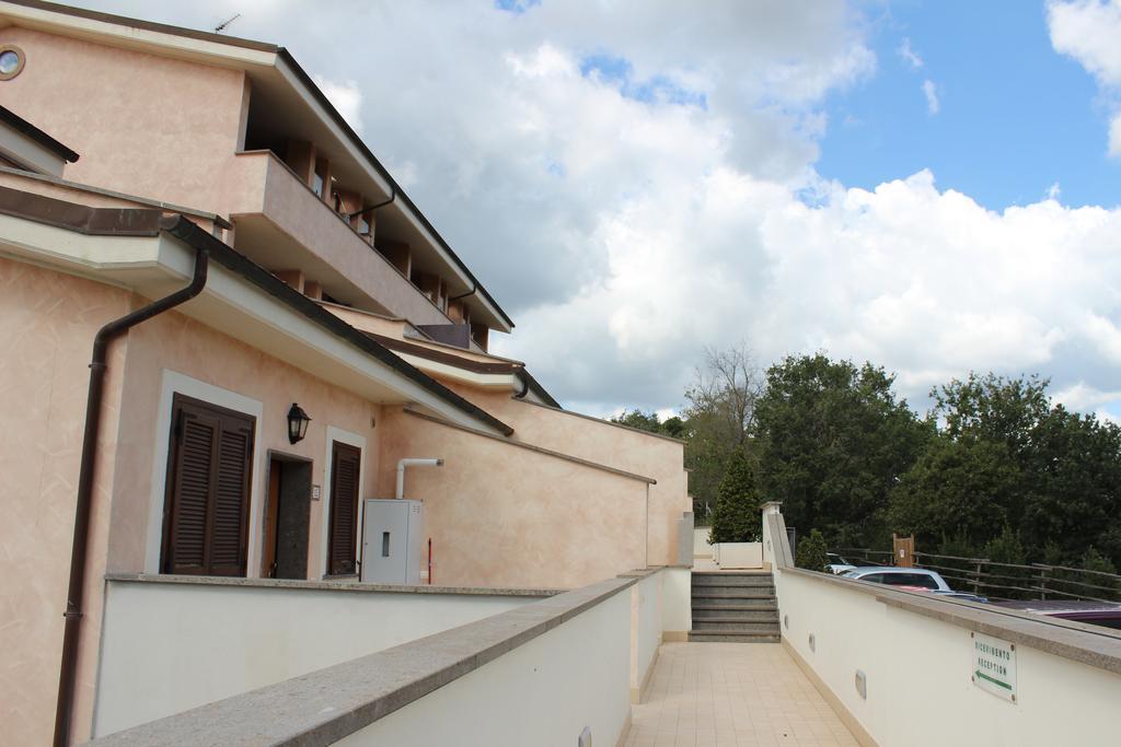 Il Casaletto Dei Ludi Aparthotel Aranova Bagian luar foto