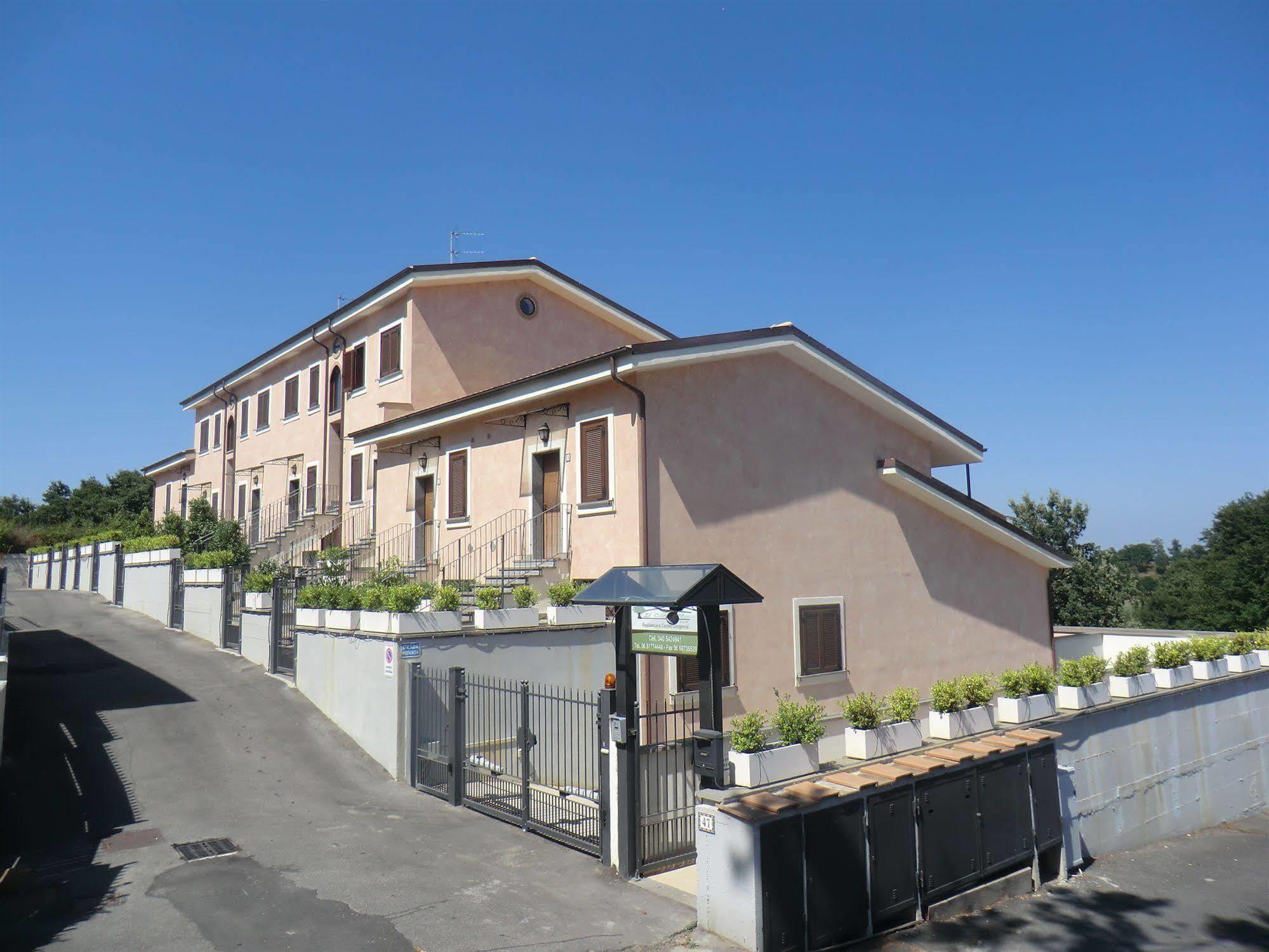 Il Casaletto Dei Ludi Aparthotel Aranova Bagian luar foto